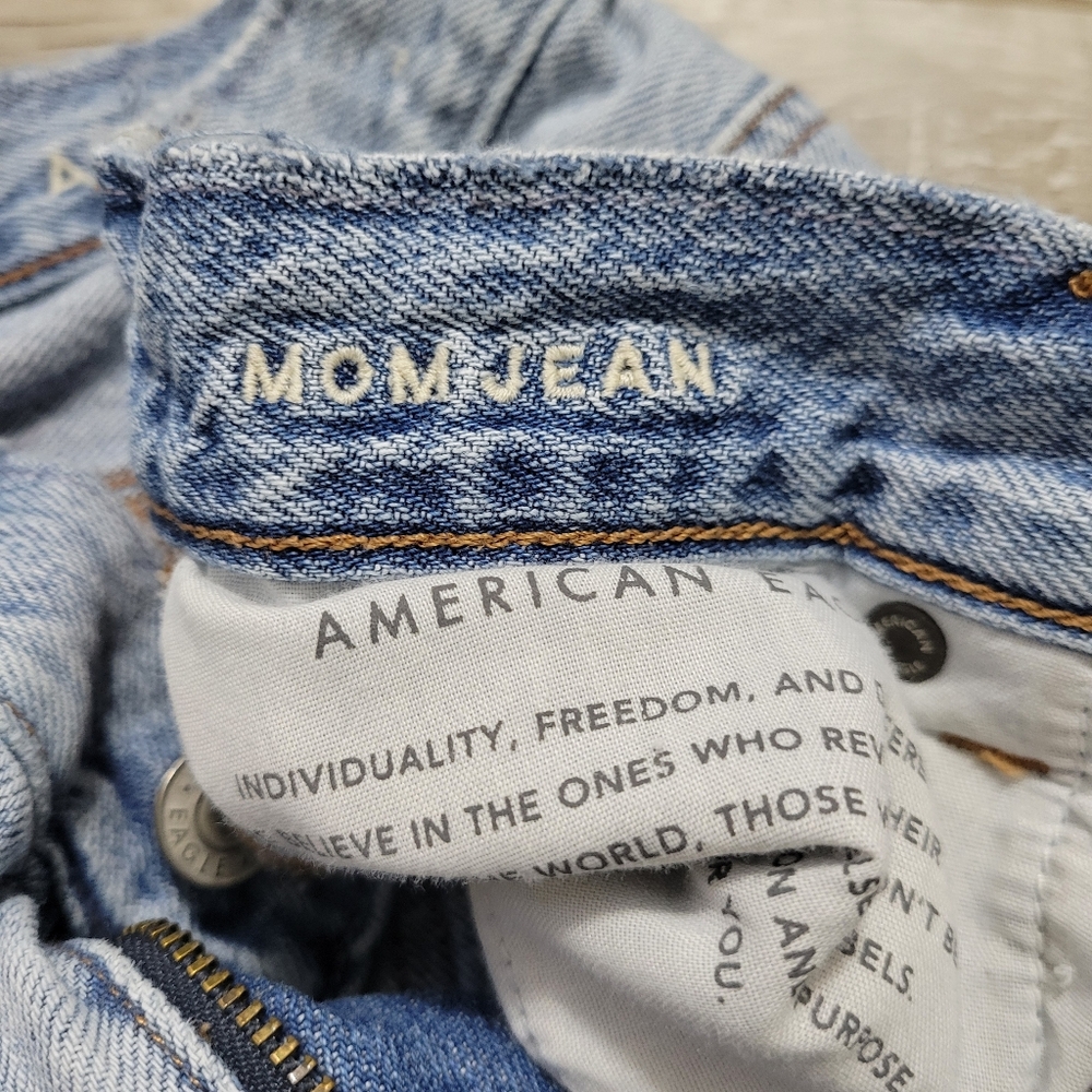 American Eagle Outfitters Light Blue High Rise Distressed Jeans - Picture 6 of 7